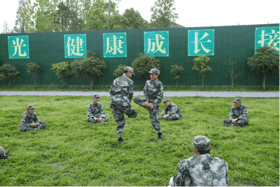 孩子叛逆期家长怎么做？孩子美好童年从家庭开始